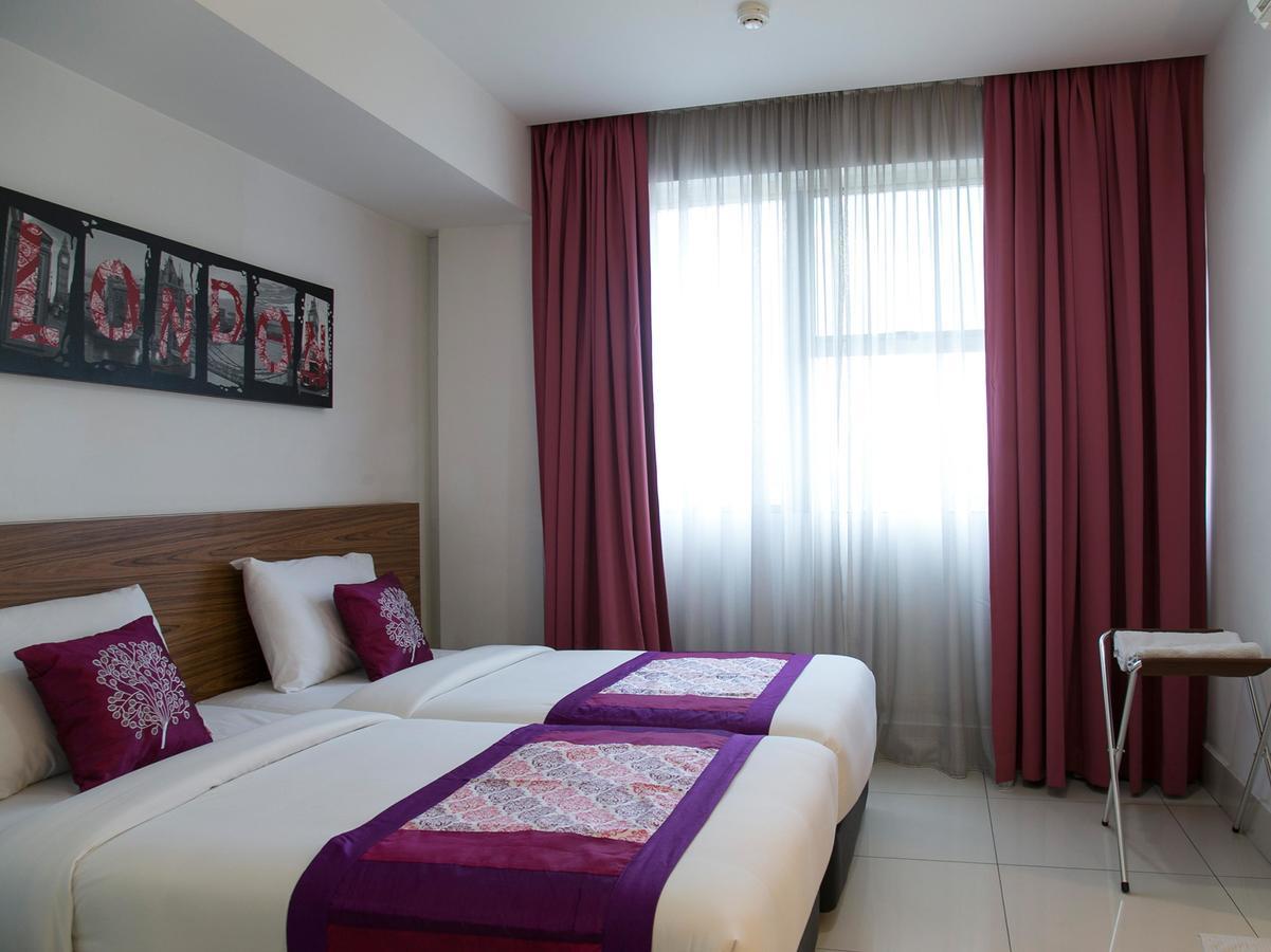 Oyo 180 V Hotel Kuala Lumpur Esterno foto