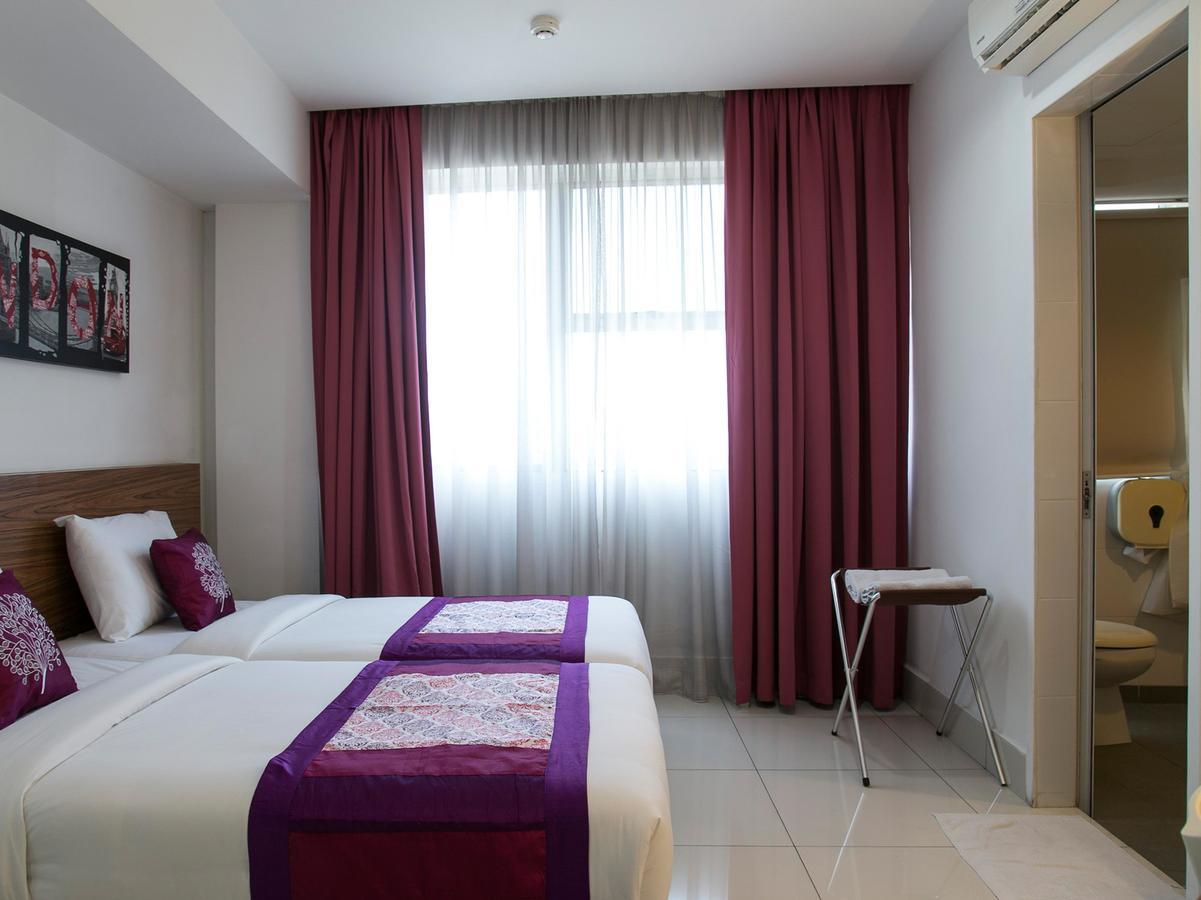 Oyo 180 V Hotel Kuala Lumpur Esterno foto