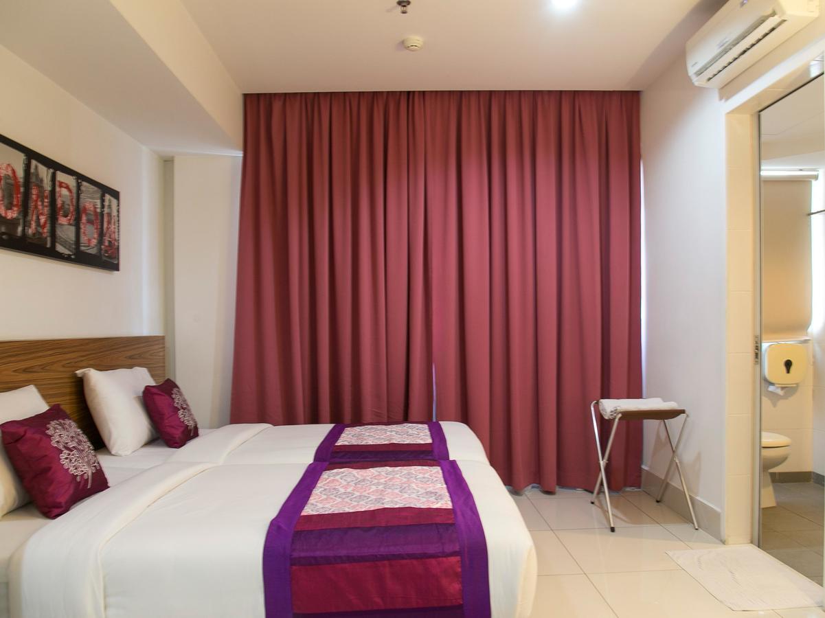 Oyo 180 V Hotel Kuala Lumpur Esterno foto