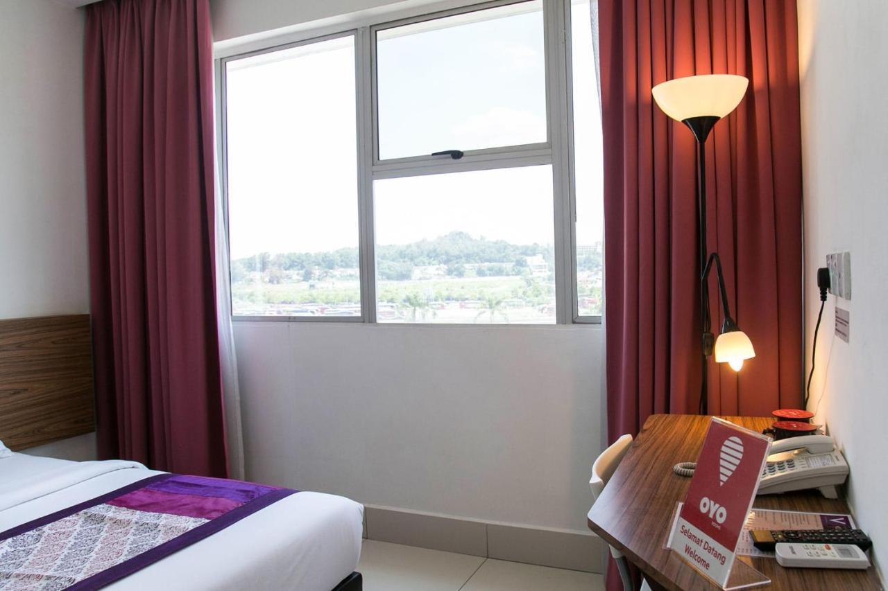 Oyo 180 V Hotel Kuala Lumpur Esterno foto