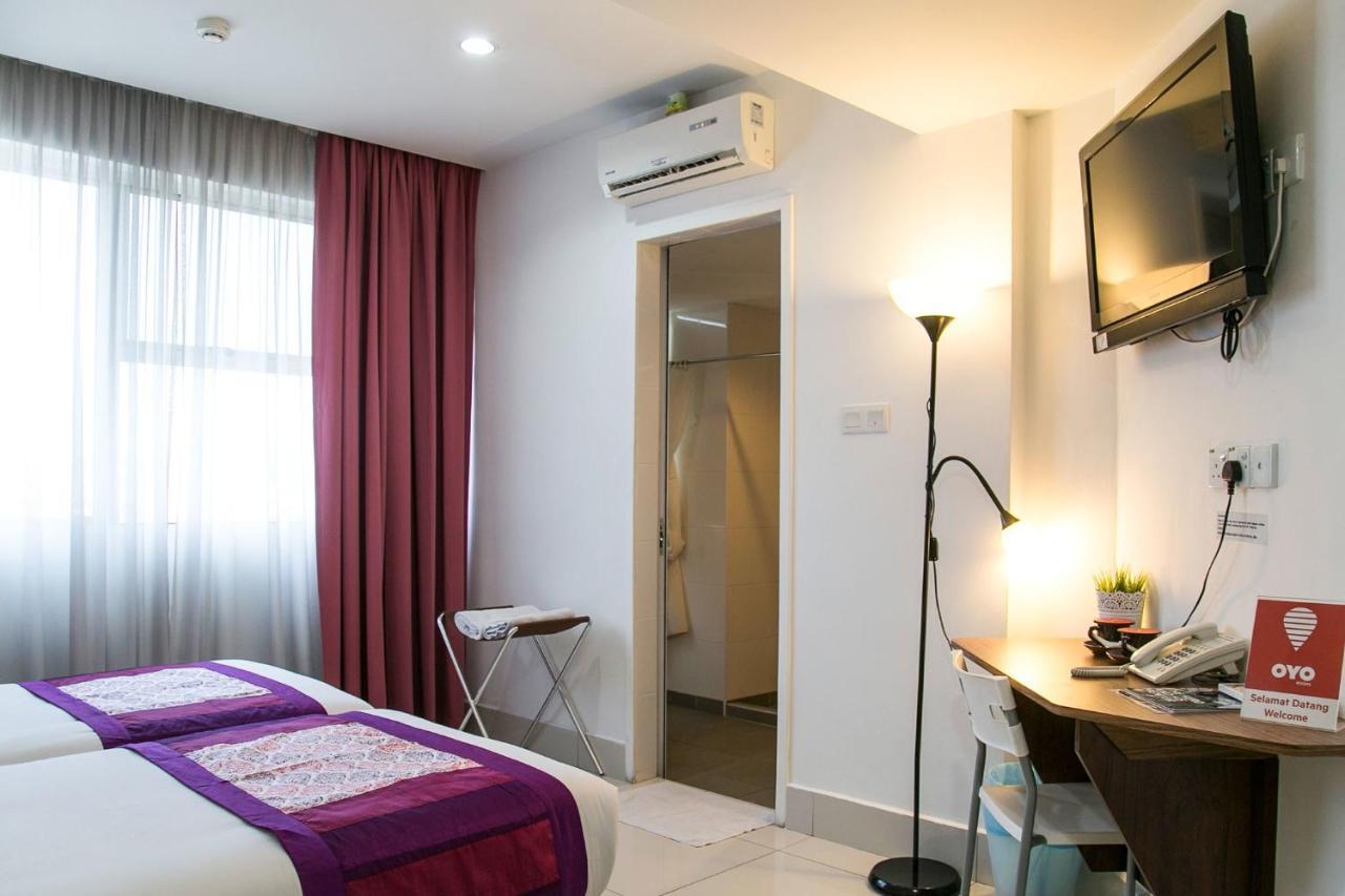 Oyo 180 V Hotel Kuala Lumpur Esterno foto