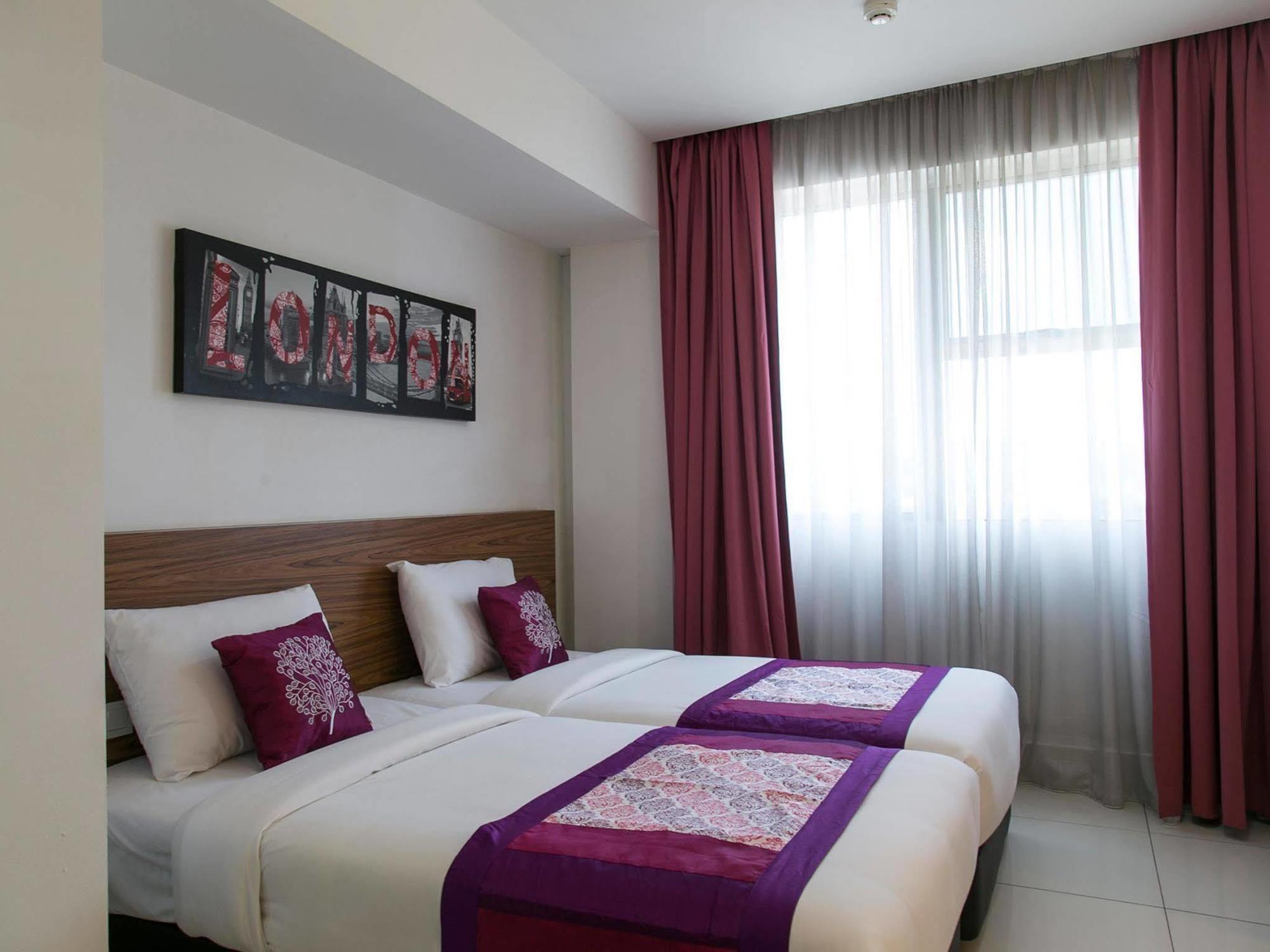Oyo 180 V Hotel Kuala Lumpur Esterno foto